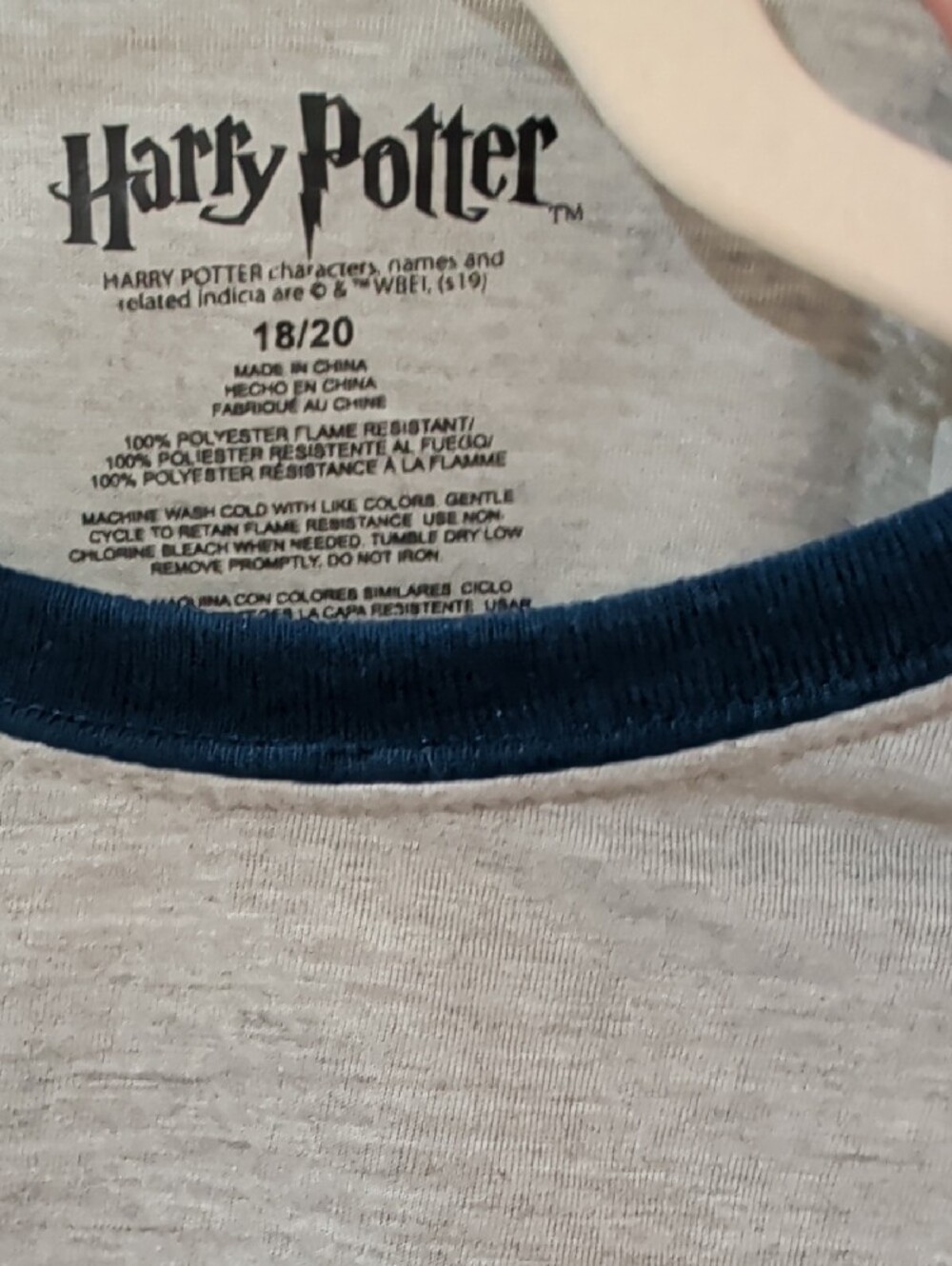 Warner Bros. Ravenclaw Raglan Nightshirt - Gray and Navy - Picture 2 of 3